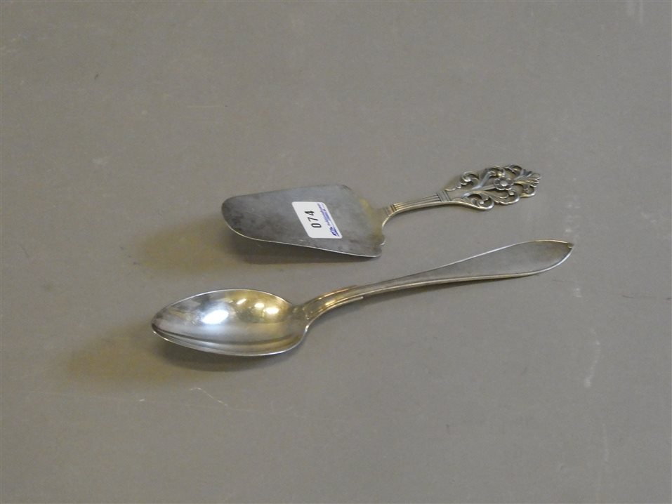 t-rtspade-o-matsked-kontr-s-vikt-107-gram-auktionshuset-i-rebro-ab